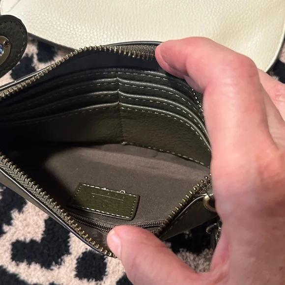 Joy Susan Cream and Olive Clutch Set - Picture 8 of 9